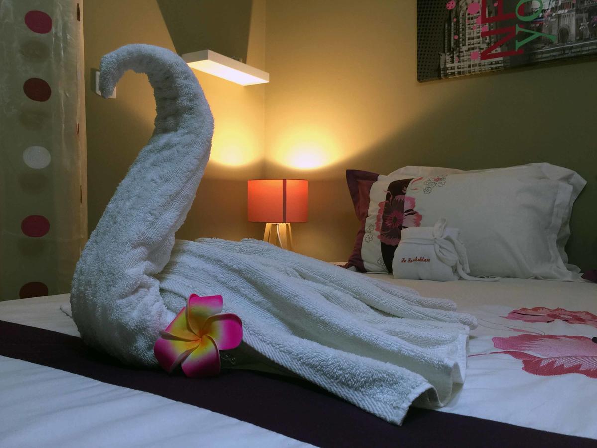 Le Lambablanc Bed and Breakfast Bras-Panon Esterno foto