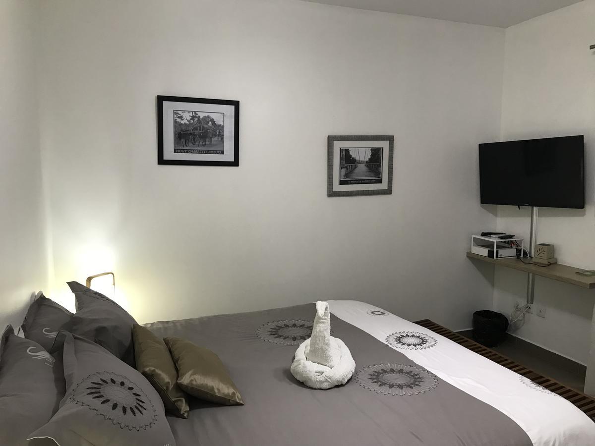 Le Lambablanc Bed and Breakfast Bras-Panon Esterno foto
