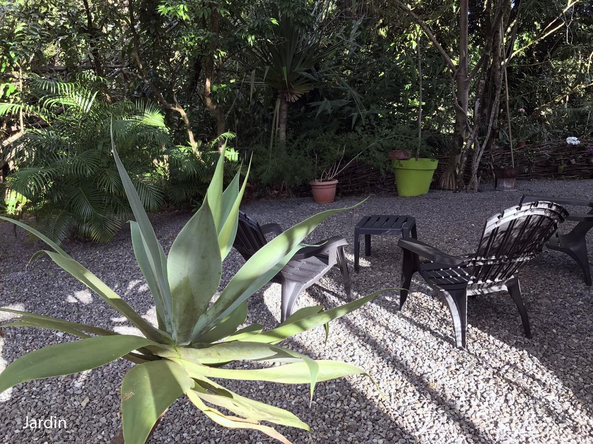 Le Lambablanc Bed and Breakfast Bras-Panon Esterno foto